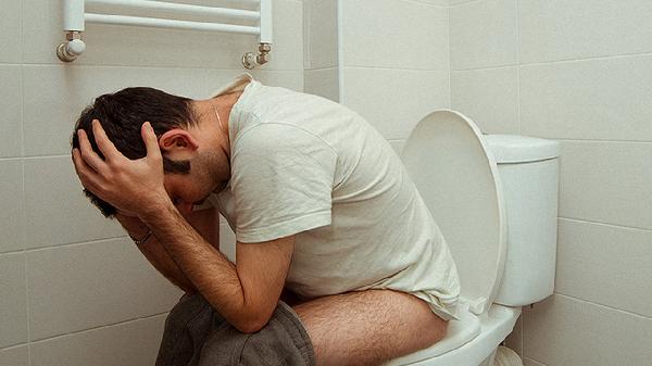 肛门旁边鼓个包里面有硬块很疼(图2)