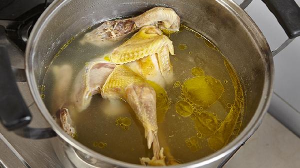 尿液像米汤一样浑浊是为什么(图2) 尿液像米汤一样浑浊是为什么(图2)