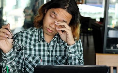 脸一边大一边小怎么纠正过来