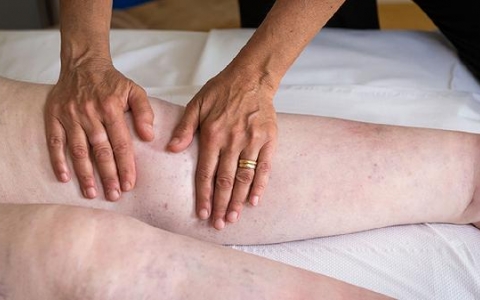 吃他订会引起手关节痛吗