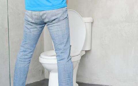 19岁治疗遗尿症找什么科