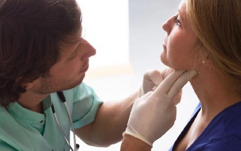 是什么原因导致了甲碱