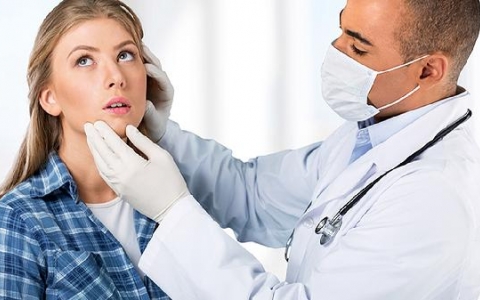 病人脸浮肿憋的经常喘不过气