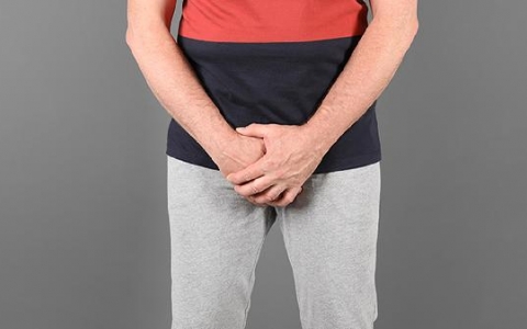 解小便时候有小血块这种是什么原因呢