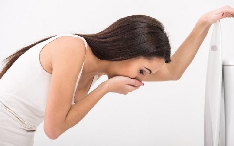 吃饭呕吐后闻不了饭味