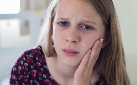 小孩呕吐发烧吃什么药