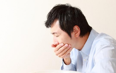 什么原因会引起呕吐不止