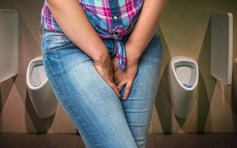 尿道下裂尿道漏尿严重吗