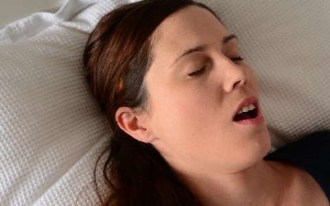 打呼噜是什么原因引起的怎么解决女性