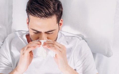 打喷嚏流清鼻涕属于什么感冒