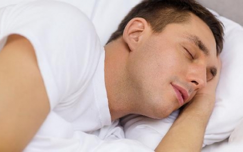 睡觉打鼾是什么原因引起的怎么治疗