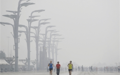 大雾天气适合跑步吗_大雾天跑步的危害